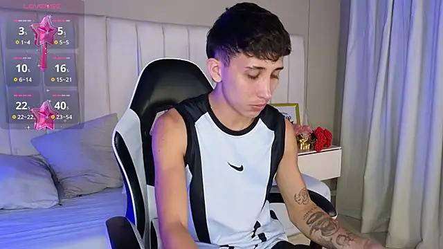 Snapshot of Rome_cortes chatting on March 9, 7:51 pm Rome cortes online show from March 9, 7:51 pm