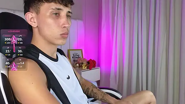 Snapshot of Rome_cortes chatting on March 13, 7:31 pm Rome cortes online show from March 13, 7:31 pm