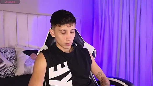 Snapshot of Rome_cortes chatting on March 20, 7:41 pm Rome cortes online show from March 20, 7:41 pm