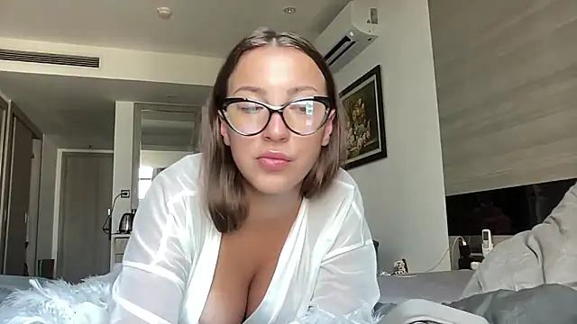 Snapshot of Kit_kata chatting on March 27, 2:28 am Kit kata online show from March 27, 2:28 am