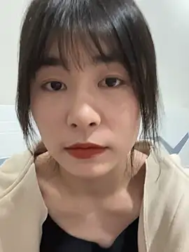 Snapshot of Approve005 chatting on April 13, 2:44 pm Approve005 online show from April 13, 2:44 pm