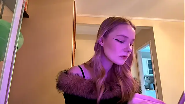 Snapshot of RimyPlaza chatting on April 4, 2:10 am RimyPlaza online show from April 4, 2:10 am