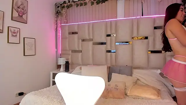 Snapshot of Hanna_klover chatting on February 28, 4:02 am Hanna klover online show from February 28, 4:02 am