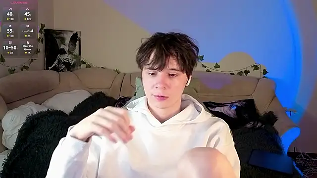 Snapshot of AnthonyCuutie chatting on March 6, 5:26 am AnthonyCuutie online show from March 6, 5:26 am