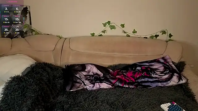 Snapshot of AnthonyCuutie chatting on March 8, 6:12 pm AnthonyCuutie online show from March 8, 6:12 pm