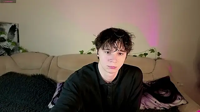 Snapshot of AnthonyCuutie chatting on March 15, 4:57 pm AnthonyCuutie online show from March 15, 4:57 pm