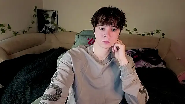 Snapshot of AnthonyCuutie chatting on March 21, 3:48 pm AnthonyCuutie online show from March 21, 3:48 pm