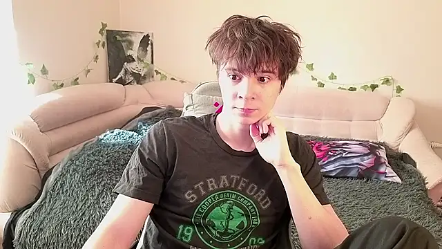 Snapshot of AnthonyCuutie chatting on March 22, 7:45 am AnthonyCuutie online show from March 22, 7:45 am