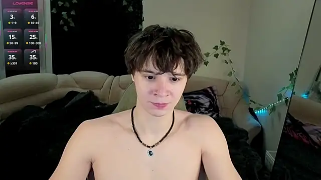 AnthonyCuutie online show from May 2, 5:56 am