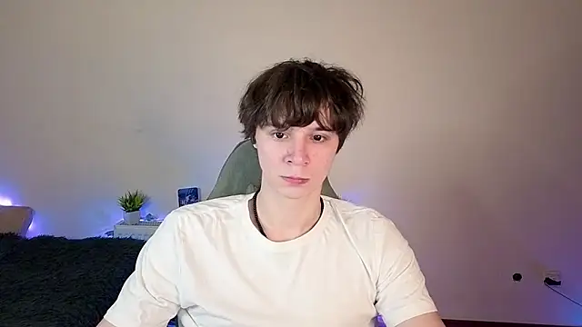 AnthonyCuutie online show from May 25, 4:51 am