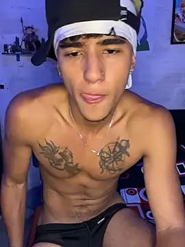 Snapshot of billi_adamzz chatting on March 23, 10:47 pm billi adamzz online show from March 23, 10:47 pm