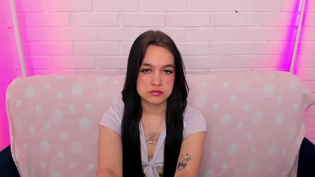 Snapshot of AishaTempt chatting on March 3, 8:31 am AishaTempt online show from March 3, 8:31 am