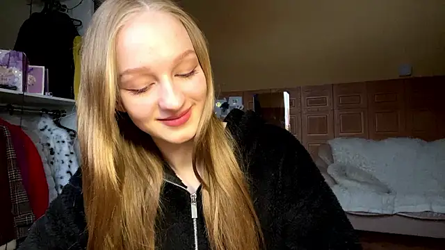 Snapshot of Anika_Socutehe chatting on March 2, 1:40 pm Anika Socutehe online show from March 2, 1:40 pm