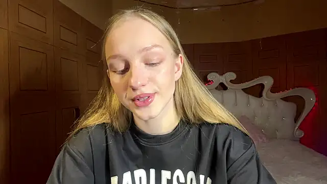 Snapshot of Anika_Socutehe chatting on March 25, 4:46 pm Anika Socutehe online show from March 25, 4:46 pm