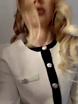 AlishaWey online show from March 5, 7:15 am