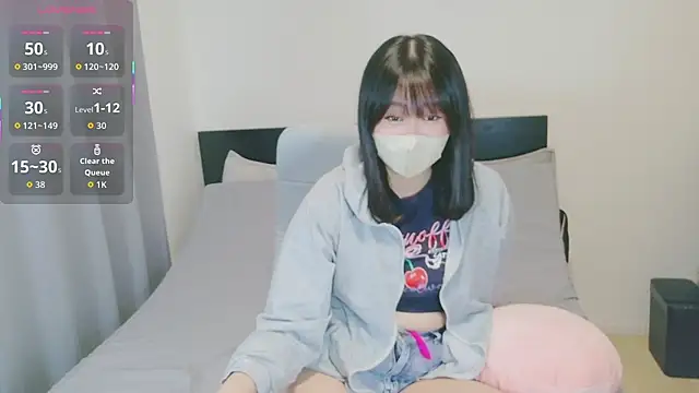 Snapshot of papikochan45 chatting on April 5, 8:11 am papikochan45 online show from April 5, 8:11 am