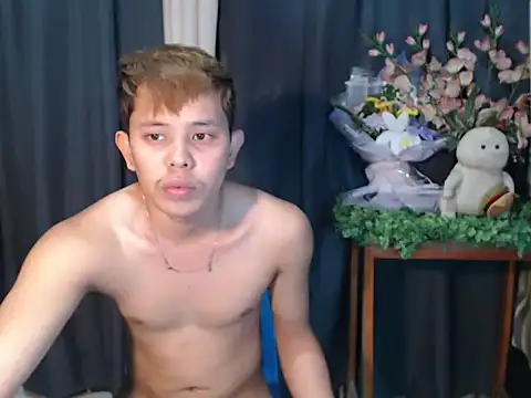 Snapshot of Baby_Maxxx chatting on March 13, 4:30 am Baby Maxxx online show from March 13, 4:30 am