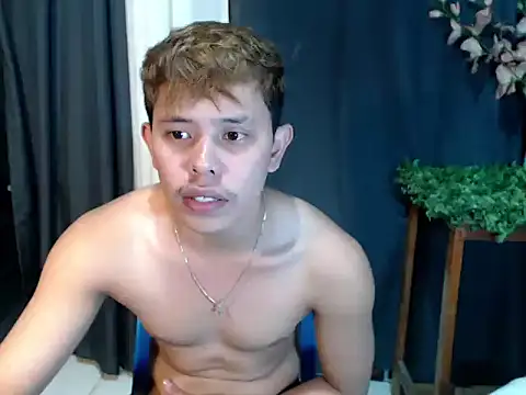 Snapshot of Baby_Maxxx chatting on March 15, 10:21 am Baby Maxxx online show from March 15, 10:21 am