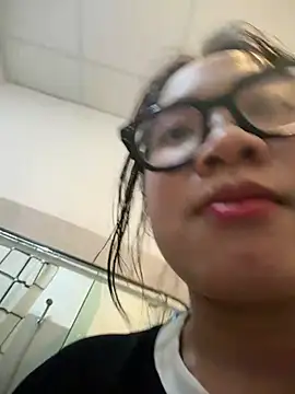 Leeeeiu online show from June 27, 4:23 pm