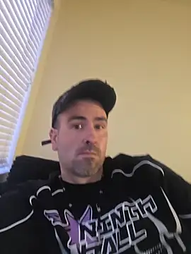 Snapshot of Biggbaddwulf7 chatting on April 5, 1:30 pm Biggbaddwulf7 online show from April 5, 1:30 pm