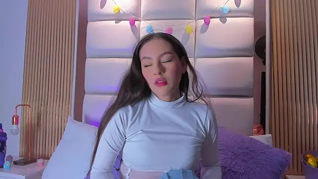 Megaan Rousee online show from April 3, 11:52 am