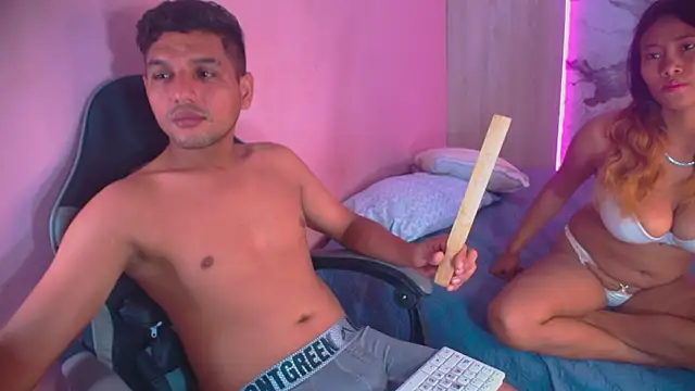 Snapshot of Hornyshow1 chatting on March 13, 1:07 pm Hornyshow1 online show from March 13, 1:07 pm