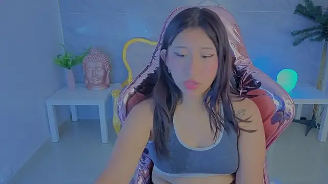 Snapshot of moraa_s chatting on March 28, 3:17 am moraa s online show from March 28, 3:17 am