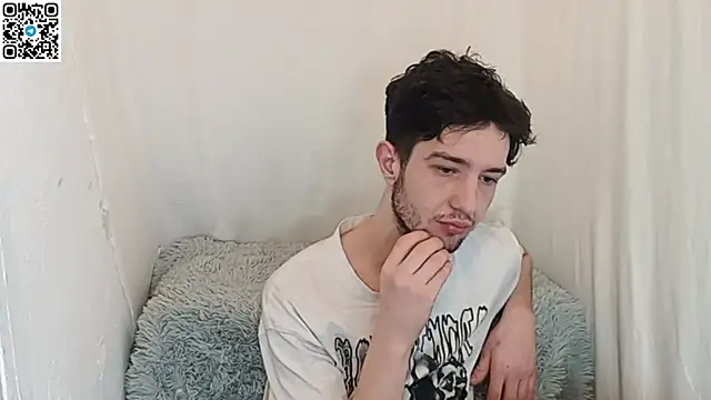 Snapshot of _ZaneX chatting on April 3, 7:12 pm ZaneX online show from April 3, 7:12 pm