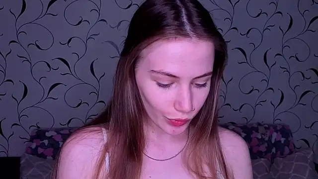 Luxwyverna online show from May 18, 2:01 pm