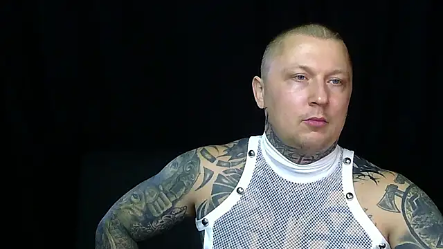 Snapshot of devilWithTats chatting on March 14, 8:31 am devilWithTats online show from March 14, 8:31 am