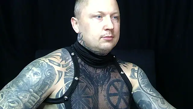 Snapshot of devilWithTats chatting on March 21, 8:08 am devilWithTats online show from March 21, 8:08 am