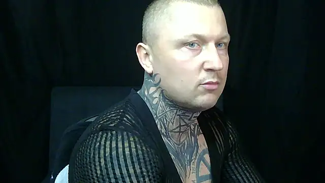Snapshot of devilWithTats chatting on April 2, 11:52 am devilWithTats online show from April 2, 11:52 am