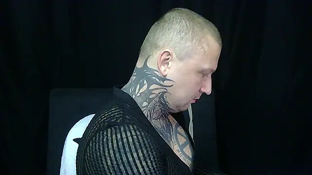 Snapshot of devilWithTats chatting on April 4, 7:06 am devilWithTats online show from April 4, 7:06 am
