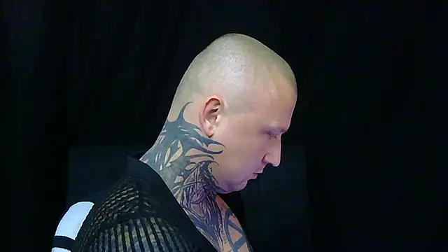 devilWithTats online show from April 14, 12:00 pm