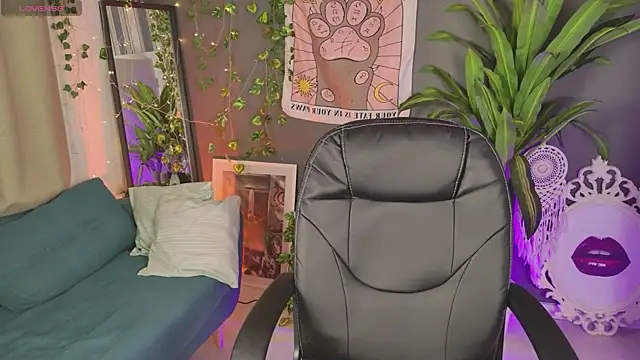 Snapshot of Nami_Umi chatting on March 4, 9:32 pm Nami Umi online show from March 4, 9:32 pm