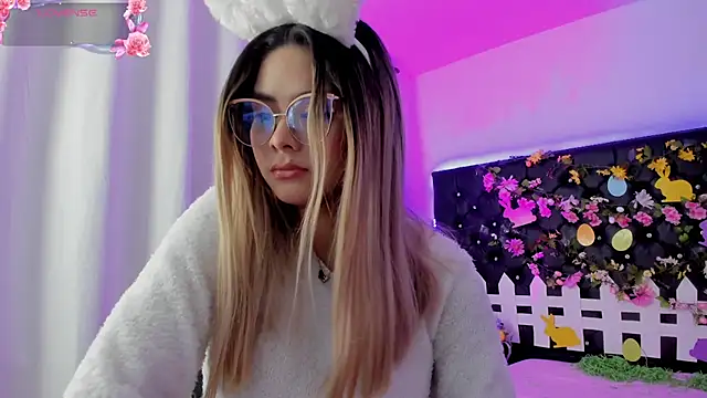 Snapshot of Sharon_Storm chatting on April 6, 2:40 pm Sharon Storm online show from April 6, 2:40 pm