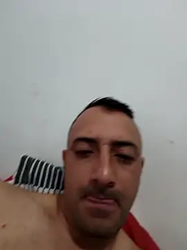 Snapshot of RaphandLey chatting on February 27, 5:57 pm RaphandLey online show from February 27, 5:57 pm