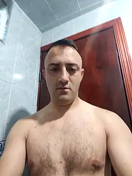 Snapshot of RaphandLey chatting on March 1, 2:46 am RaphandLey online show from March 1, 2:46 am