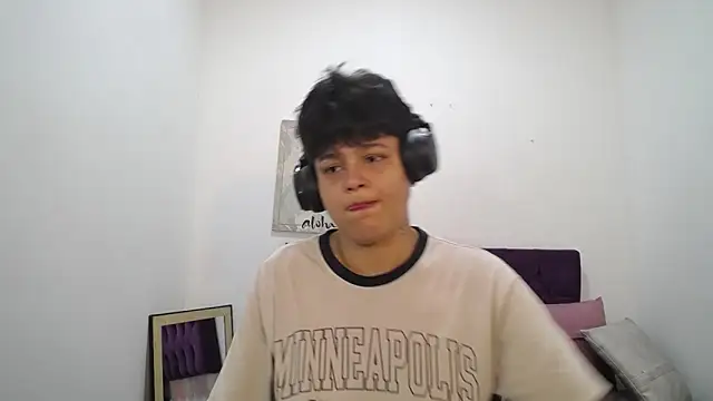 Snapshot of TomBoy_Natali chatting on March 5, 1:40 pm TomBoy Natali online show from March 5, 1:40 pm