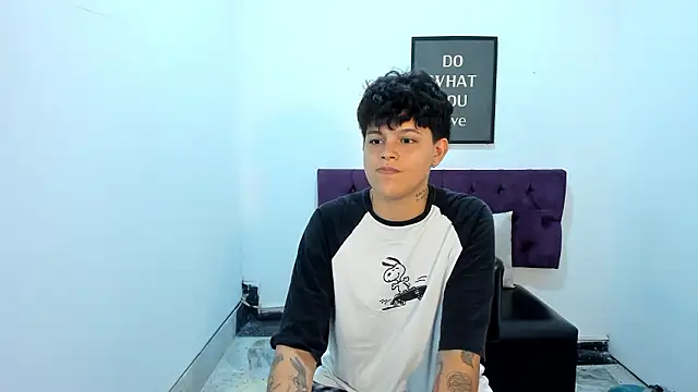 Snapshot of TomBoy_Natali chatting on March 15, 6:47 pm TomBoy Natali online show from March 15, 6:47 pm