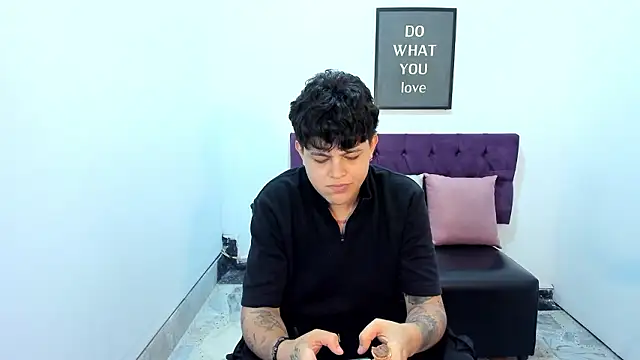 Snapshot of TomBoy_Natali chatting on March 17, 6:44 pm TomBoy Natali online show from March 17, 6:44 pm