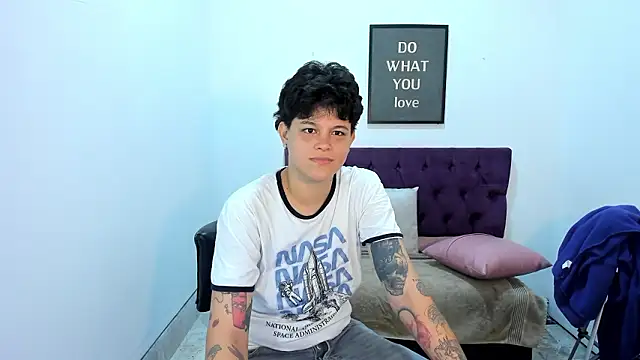 Snapshot of TomBoy_Natali chatting on March 19, 12:09 pm TomBoy Natali online show from March 19, 12:09 pm