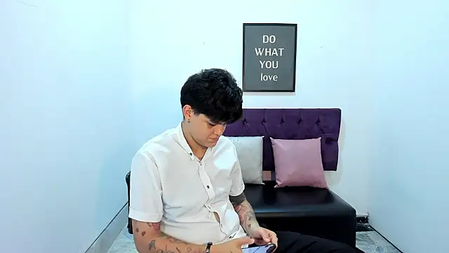 Snapshot of TomBoy_Natali chatting on March 21, 6:44 pm TomBoy Natali online show from March 21, 6:44 pm