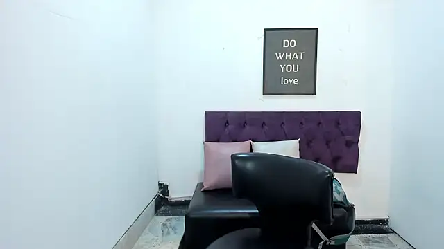 Snapshot of TomBoy_Natali chatting on March 25, 6:47 pm TomBoy Natali online show from March 25, 6:47 pm