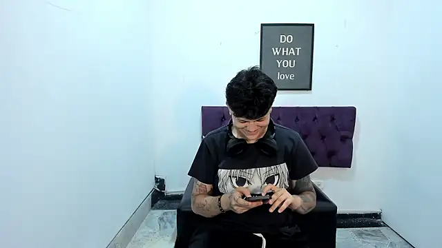 Snapshot of TomBoy_Natali chatting on March 28, 7:13 pm TomBoy Natali online show from March 28, 7:13 pm