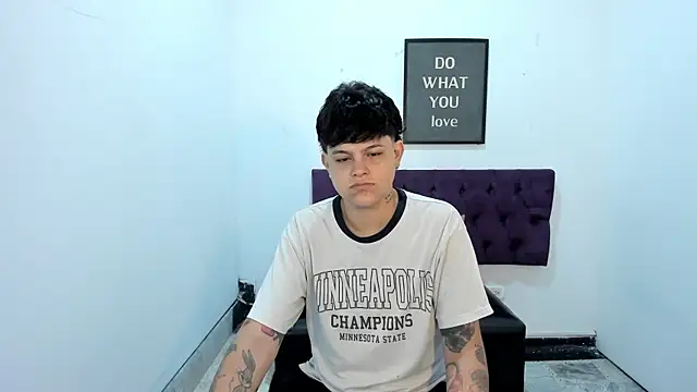 Snapshot of TomBoy_Natali chatting on March 29, 6:52 pm TomBoy Natali online show from March 29, 6:52 pm