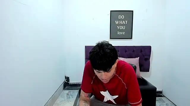 Snapshot of TomBoy_Natali chatting on March 30, 7:48 pm TomBoy Natali online show from March 30, 7:48 pm