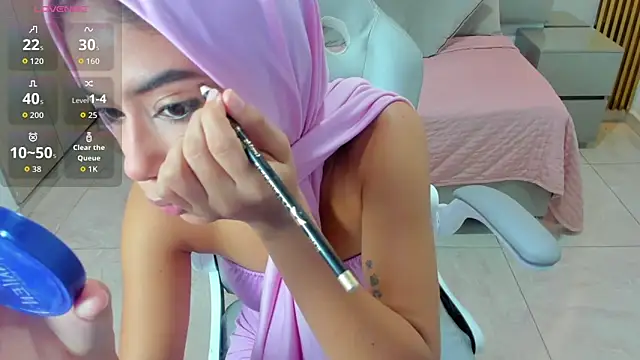 Snapshot of Hanna_irfan chatting on March 8, 12:20 pm Hanna irfan online show from March 8, 12:20 pm