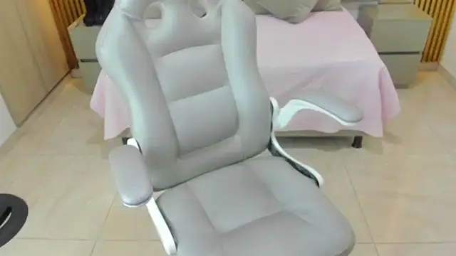 Snapshot of Hanna_irfan chatting on March 27, 12:05 pm Hanna irfan online show from March 27, 12:05 pm