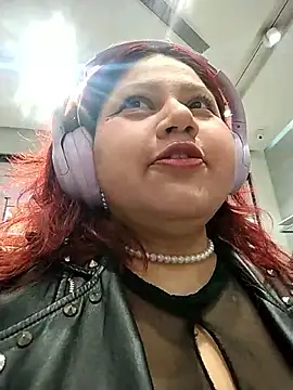 Snapshot of primrose17 chatting on March 8, 8:56 pm primrose17 online show from March 8, 8:56 pm